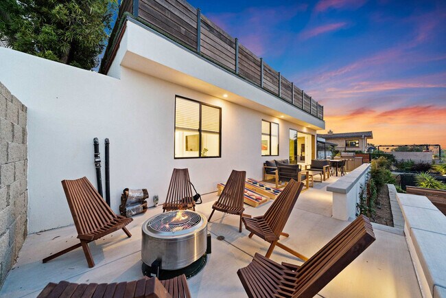 Building Photo - 13985 Mira Montana Dr