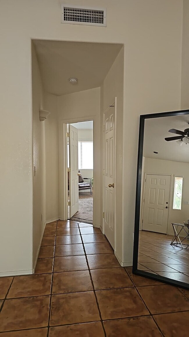 Building Photo - 2174 W Roundwood Pl