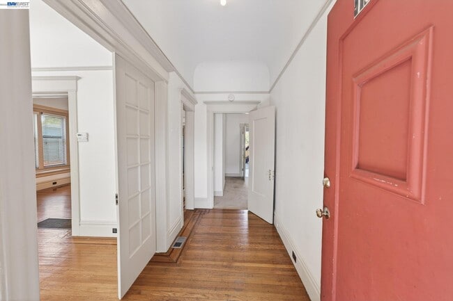 Building Photo - 1835 Prince St