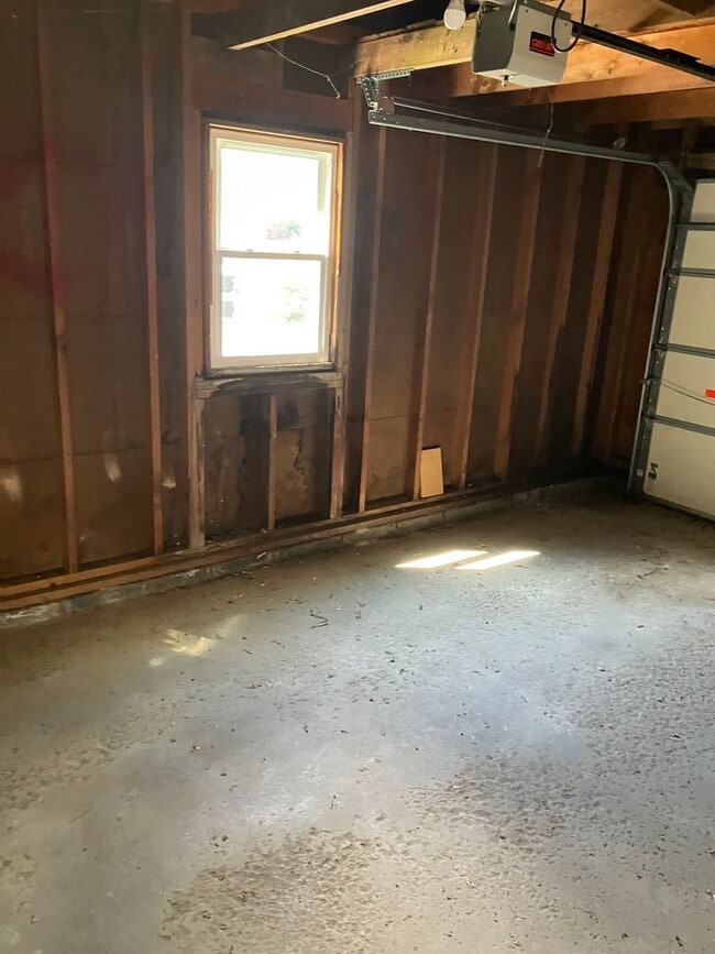 Building Photo - Cozy Camillus Cape