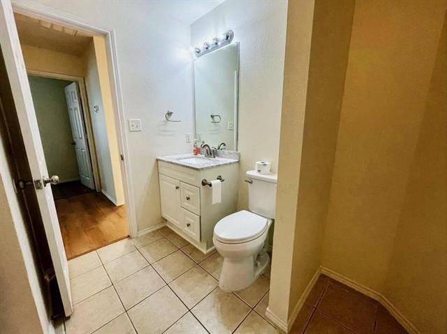 Building Photo - 1810 Oak Hl Dr