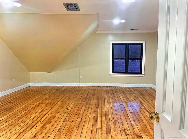 Building Photo - 376 N Main St