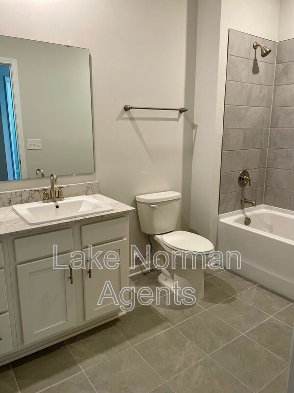 Building Photo - 4455 Reed Crk Dr