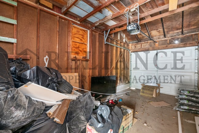 Building Photo - 2309 W Graber St