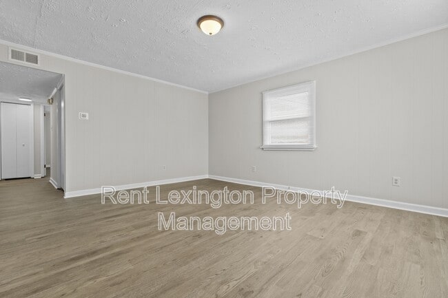 Building Photo - 1707 Sarasota Ct