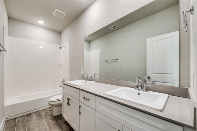 Building Photo - 1080 Norias Dr