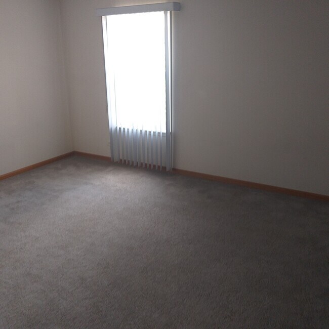 Building Photo - 277 W Biros Ln