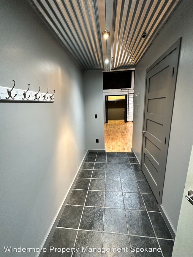 Building Photo - 1 br, 1 bath House - 315 W Riverside Ave #305