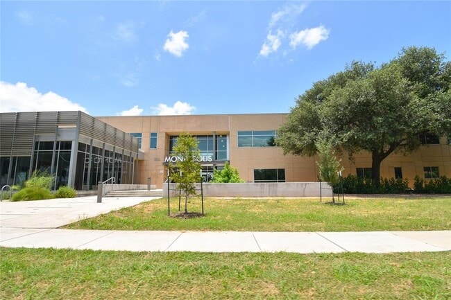 Building Photo - 6027 Bluebell Cir