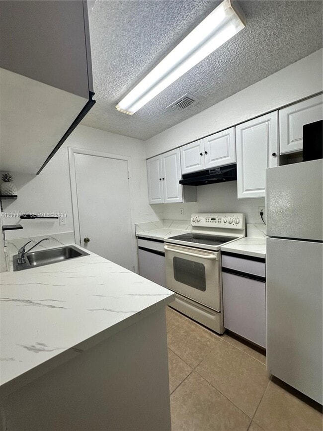 Building Photo - 17515 NW 67th Ct