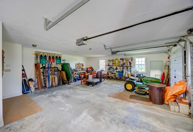 Building Photo - 84B N Undermountain Rd