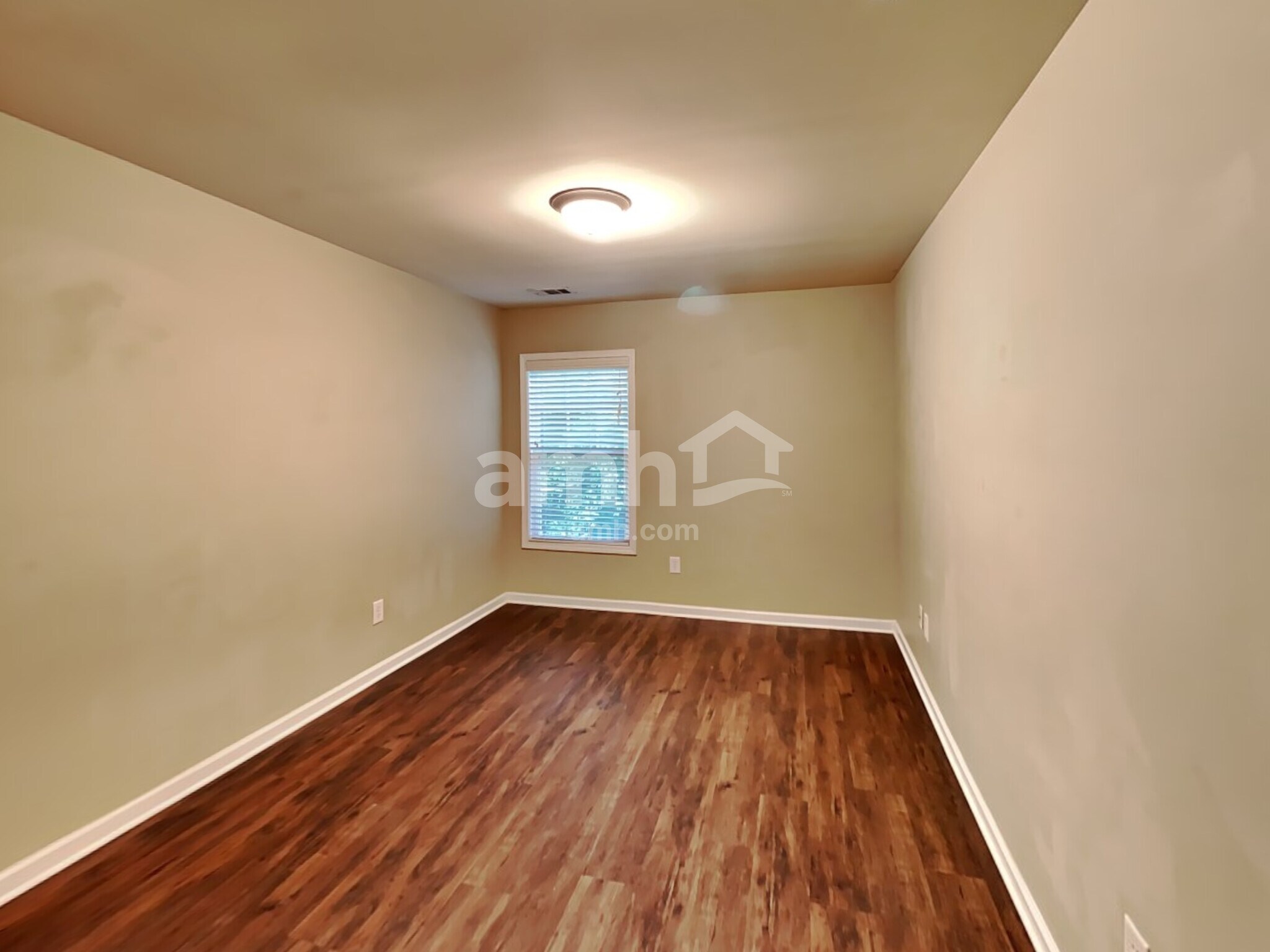 Building Photo - 531 Crestmont Ln