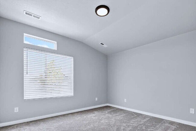 Building Photo - 297 N Madrone Ave