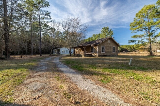 Building Photo - 2407 County Rd 2235