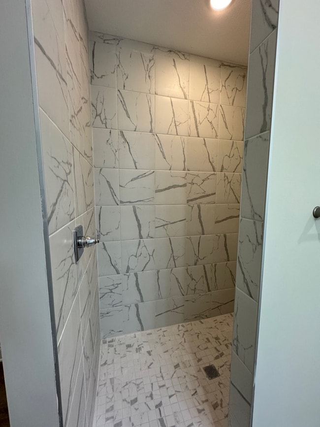 Building Photo - 207 Mosaic Dr