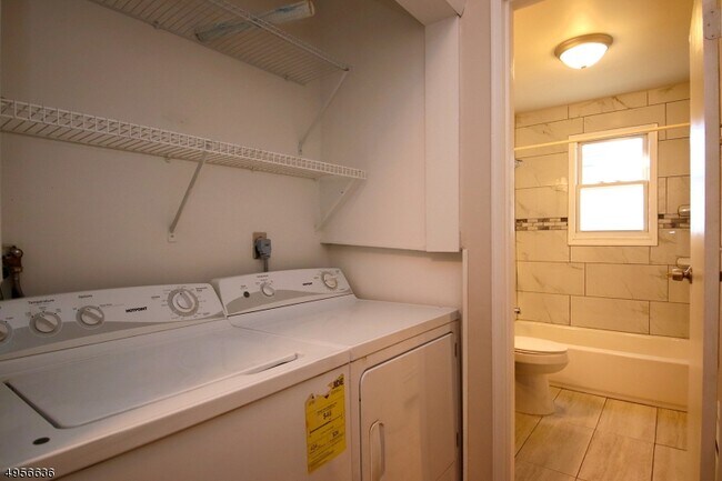 Building Photo - 515 Andria Ave