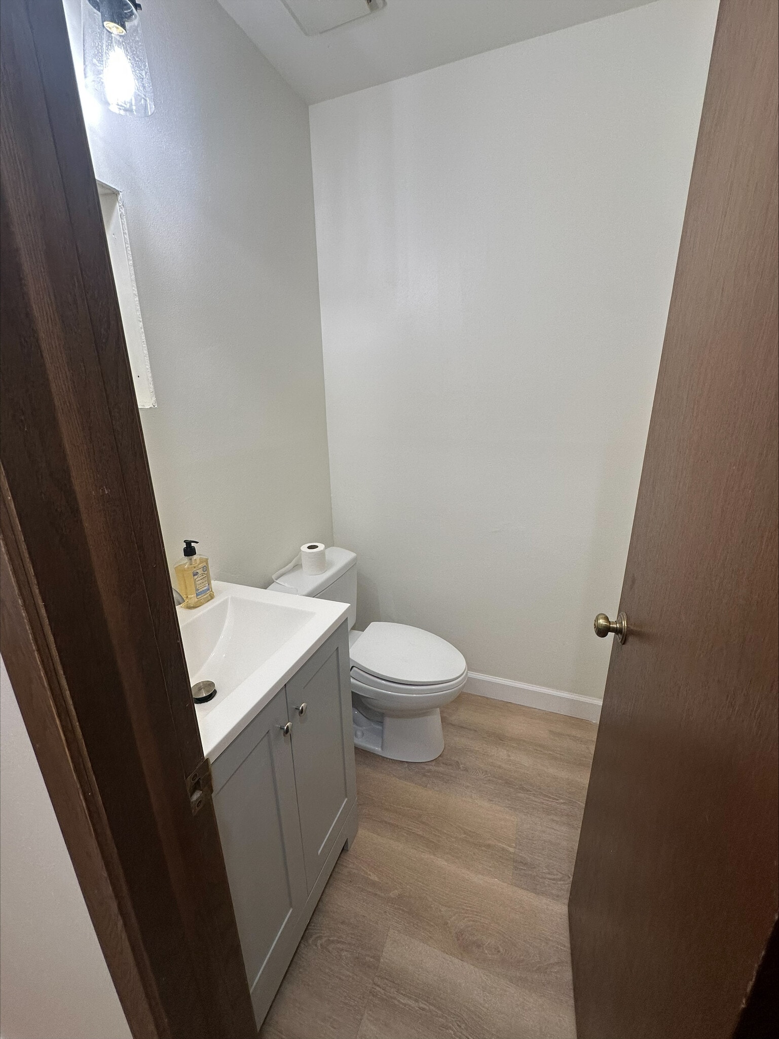 Half Bath - 193 Lakeview Ct