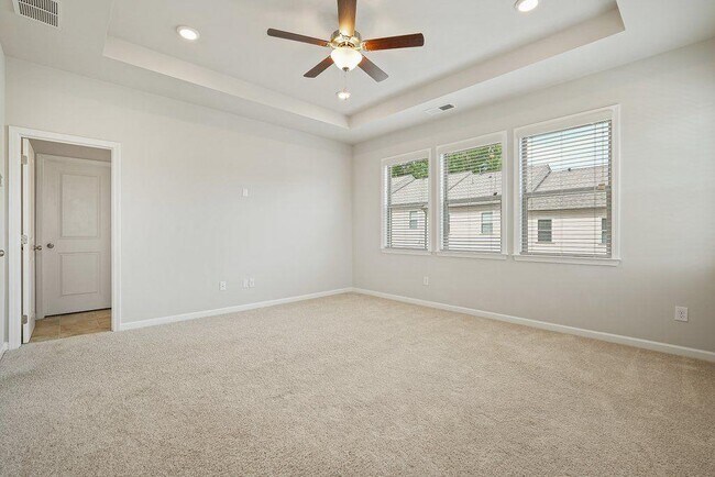 Building Photo - 4240 Hickory Pne Aly