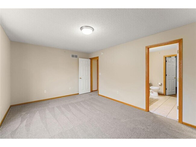 Building Photo - 14975 Pinto Ln