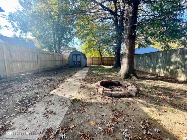 Building Photo - 1122 Forrest St