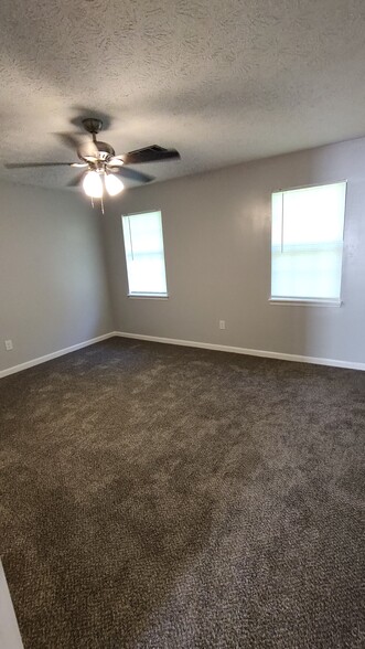 Building Photo - 3084 Parkside Ct