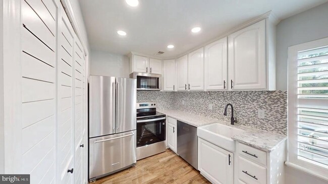 Building Photo - 1689 Westwind Way