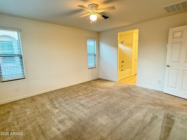 Building Photo - 3916 S 58th Ln