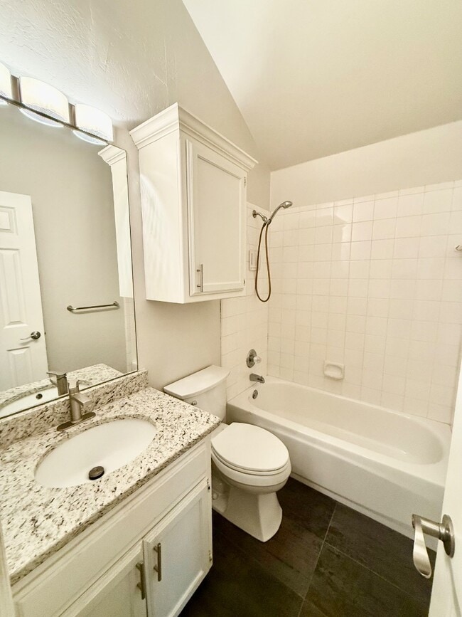 Building Photo - 6003 Fox Run Way