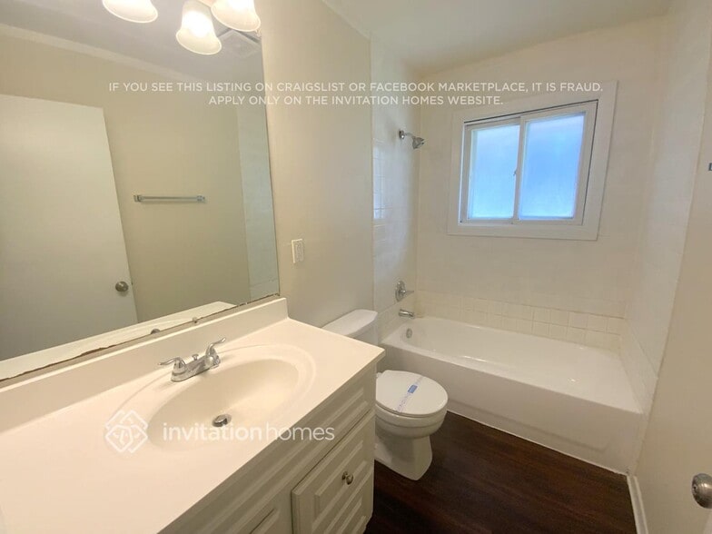 Building Photo - 189 N Pinecrest Rd