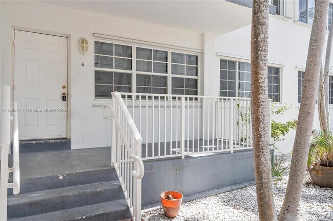 Building Photo - 9745 Bay Harbor Terrace