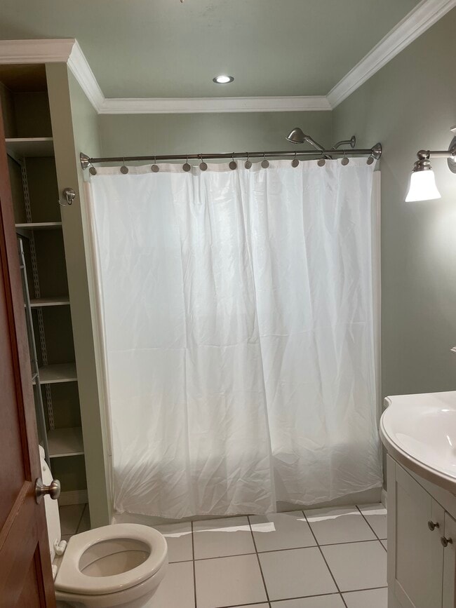 Building Photo - 207 S Wayne Ave