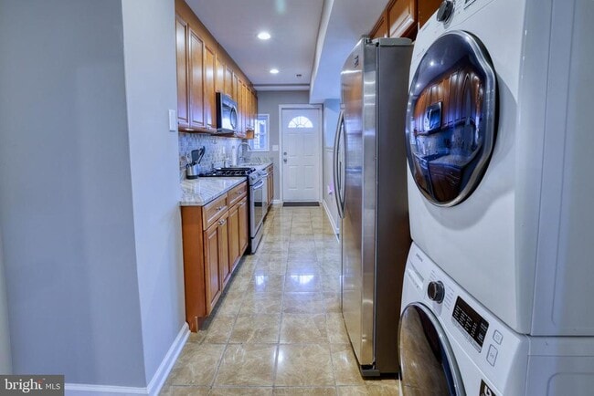 Building Photo - 4709 Jay St NE