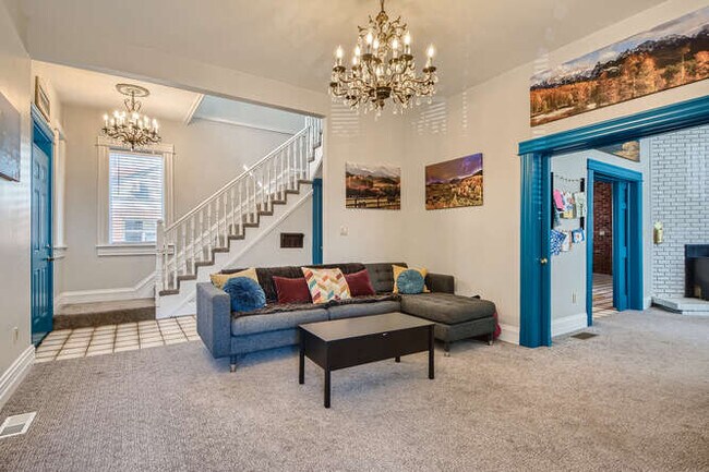 008-021-Living Room-666x445-72dpi - 3247 W 19th Ave