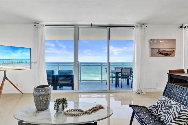Building Photo - 2030 S Ocean Dr