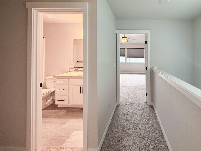 Building Photo - 5590 Mountain Quail Dr S