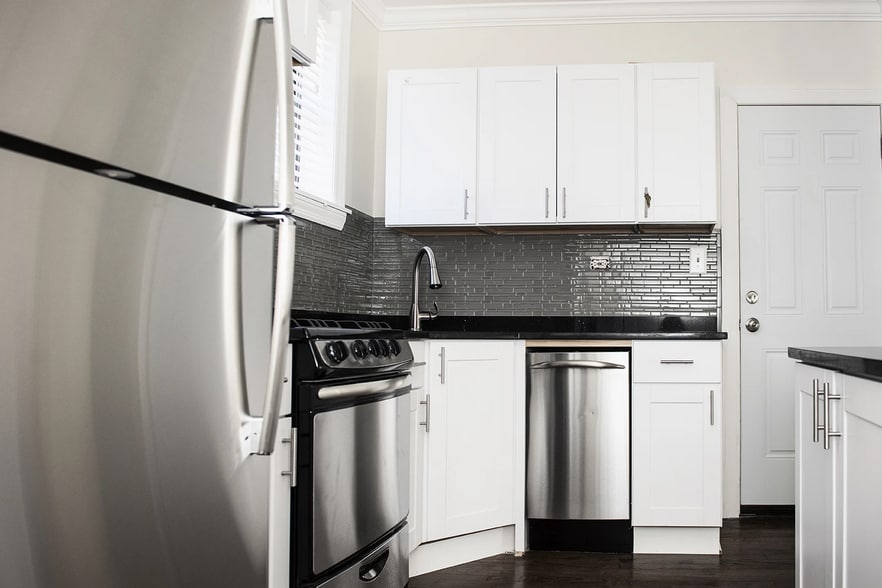 Building Photo - 3842 N Greenview Ave