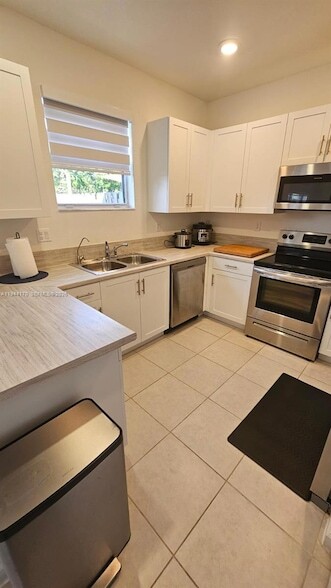 Building Photo - 1146 SE 26th Ter