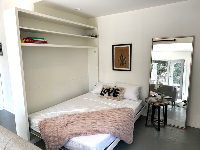 Murphy queen size bed (down) - 1902 Walcott Way