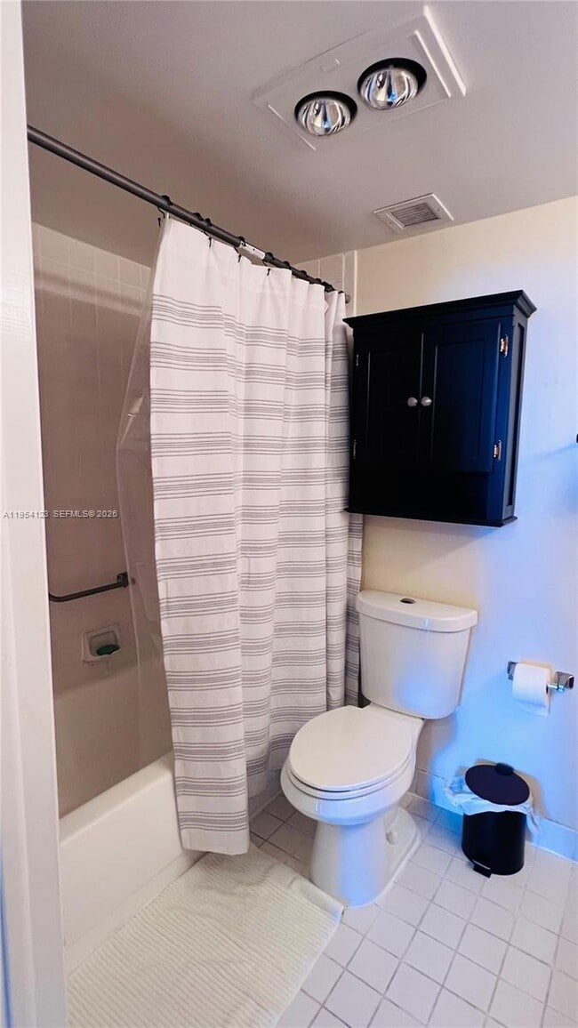 Building Photo - 901 Hillcrest Dr