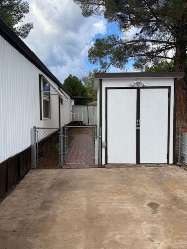 Building Photo - 3 Bedroom 2 Bath Single Wide Mobile - Cont...
