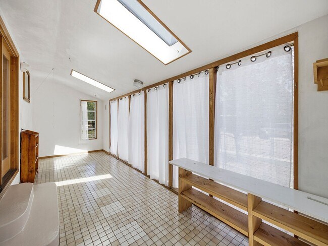 Building Photo - 1816 Orchard Pl