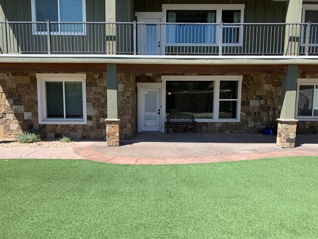 Apartment Entry - 11093 S Hampton Way