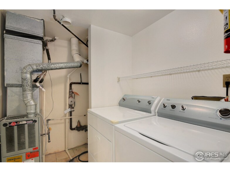 Building Photo - 4654 White Rock Cir