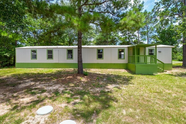 Building Photo - Be part of this cozy community at Roy Harris Loop