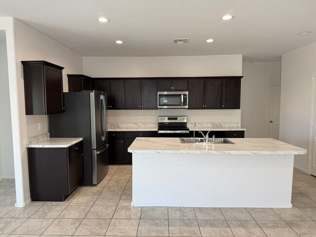 Building Photo - 9427 E Alfalfa Dr