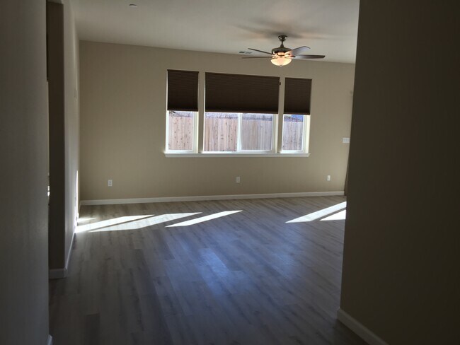 Building Photo - 4343 Paulson Ln