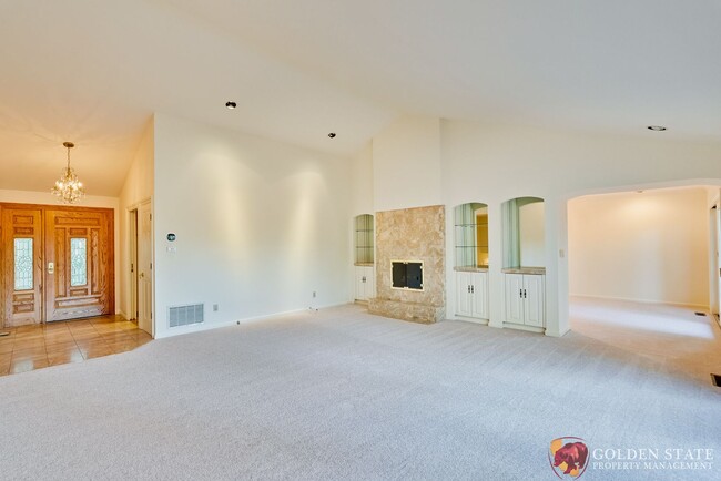 Building Photo - Spacious Los Altos Hills Home with Stunnin...