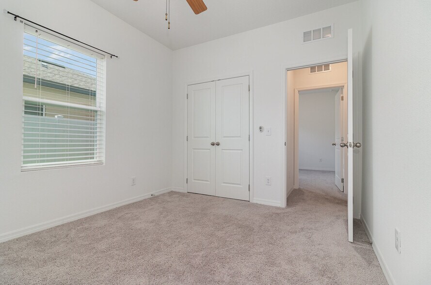 Building Photo - 5876 Bovine Dr