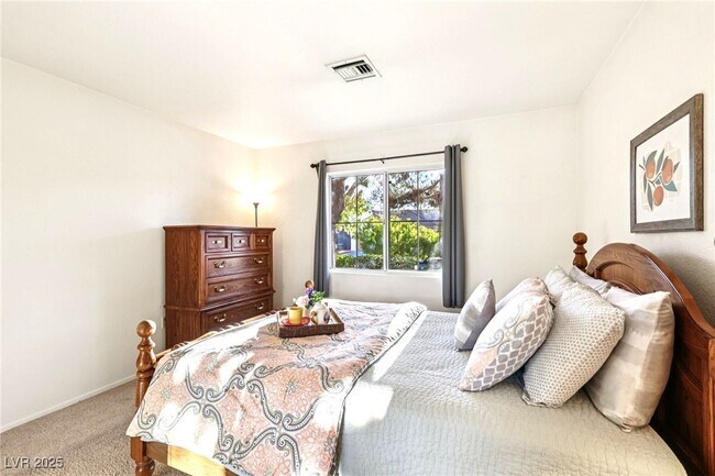 Building Photo - 3013 Sungold Dr