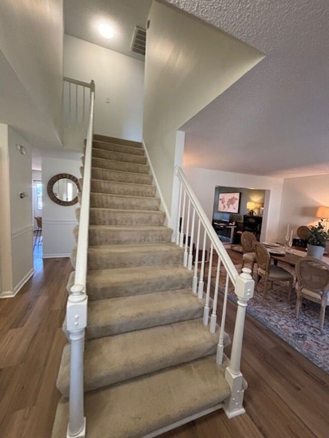 Building Photo - Glenwood